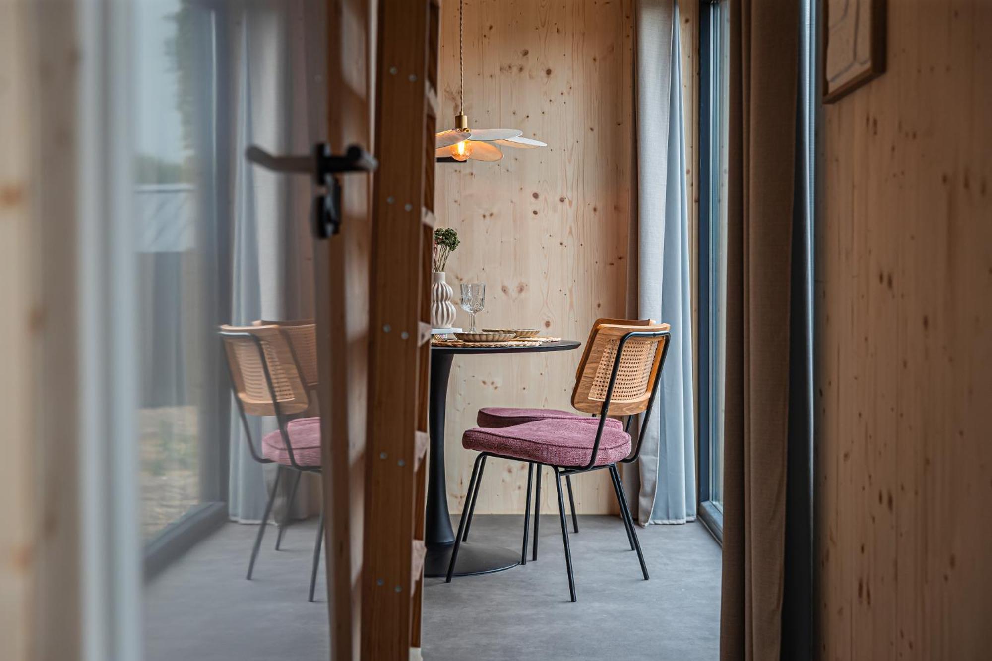 Сasa de vacaciones Tinyhouse 2 Pers Met Hottub Meerssen